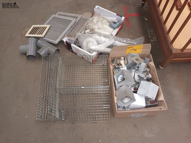 Lot 156 - divers werkmateriaal - afbeelding 1 van  4