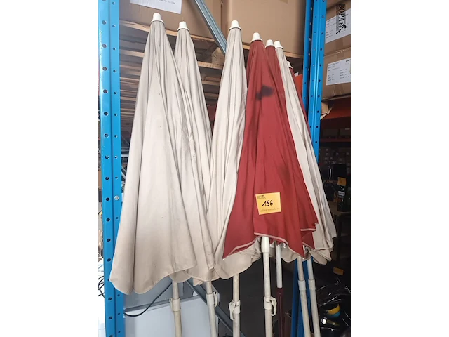 Lot 156 - parasols. 7 stuks - afbeelding 1 van  3