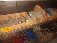 Lot 156 - regelplaten en slijtplaten - afbeelding 1 van  5