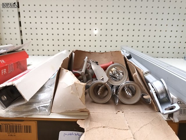 Lot 157 - deurbeslag en kurkentrekkers. 9 stuks - afbeelding 2 van  4