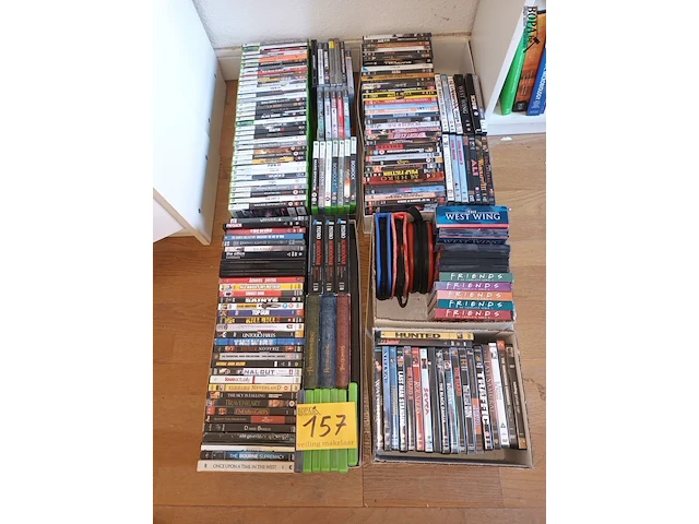 Lot 157 - dvd’s en xbox games. 4 dozen - afbeelding 1 van  8