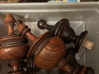 Lot 157 - gedraaide houten blokken/toppen - afbeelding 4 van  4