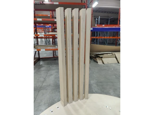 Lot 157 - houten presentatiepodium - afbeelding 3 van  6
