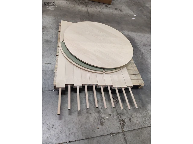 Lot 157 - houten presentatiepodium - afbeelding 5 van  6