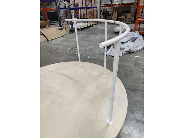 Lot 157 - houten presentatiepodium - afbeelding 6 van  6