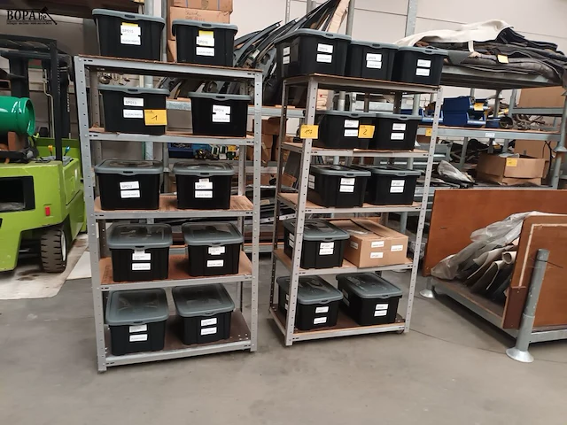 Lot 157 - voorraadrek. 2 stuks - afbeelding 1 van  3