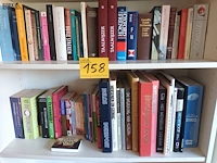 Lot 158 - boekenkast met inhoud - afbeelding 4 van  7