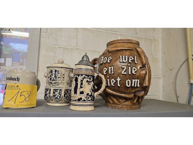 Lot 158 - duitse bierpullen 2 stuks, houten vat en rodenboch bierpot - afbeelding 1 van  3