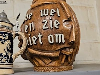 Lot 158 - duitse bierpullen 2 stuks, houten vat en rodenboch bierpot - afbeelding 2 van  3