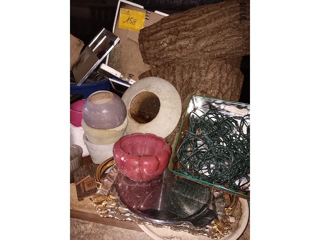 Lot 158 - lot decoratie - afbeelding 2 van  6