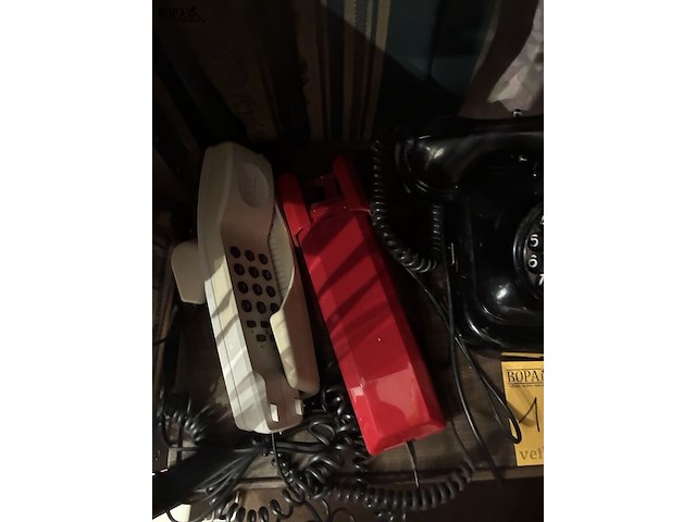 Lot 158 - oude telefoons, 4 stuks - afbeelding 2 van  4
