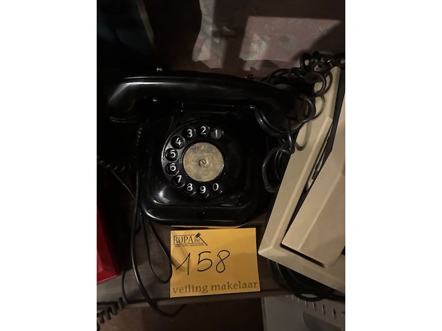 Lot 158 - oude telefoons, 4 stuks - afbeelding 3 van  4