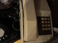 Lot 158 - oude telefoons, 4 stuks - afbeelding 4 van  4