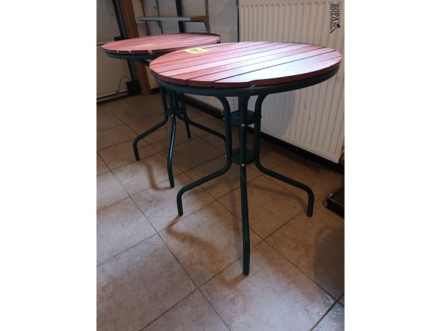 Lot 158 - ronde terrastafel. 2 stuks - afbeelding 2 van  3