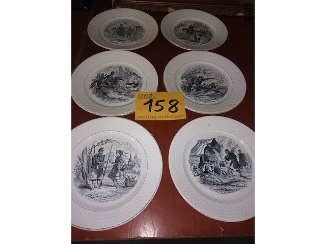 Lot 158 - sierborden soldaten. 6 stuks - afbeelding 1 van  8