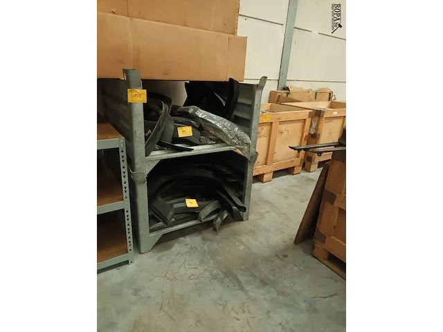 Lot 159 - gegalvaniseerde stapelbak. 8 stuks - afbeelding 4 van  4