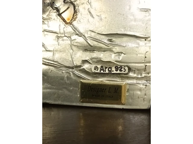 Lot 159 - verzilverd kunstwerk - afbeelding 2 van  3
