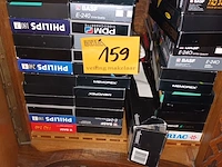 Lot 159 - video- en muziekcassettes. inhoud kast - afbeelding 1 van  3