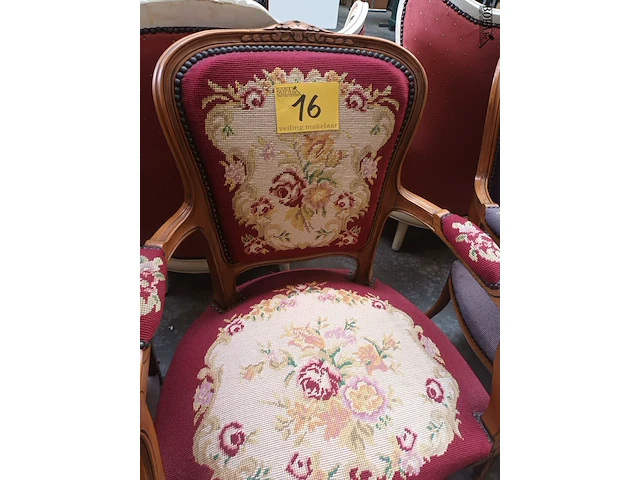 Lot 16 - armstoel louis xv - afbeelding 2 van  5