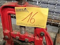 Lot 16 - bankschroef en buizenklem - afbeelding 3 van  3