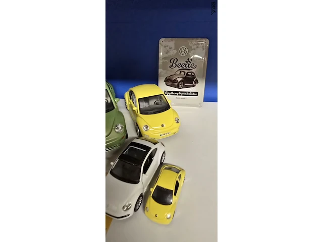 Lot 16 - beetle miniatuur autootjes 6 stuks - afbeelding 3 van  3