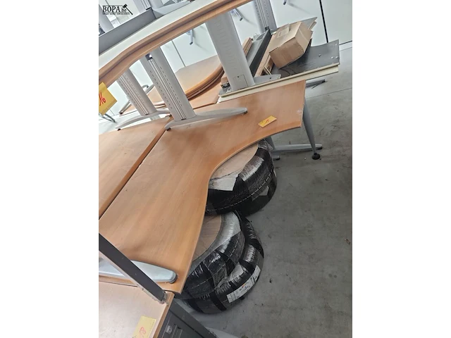 Lot 16 - bureeltafel las - afbeelding 3 van  3