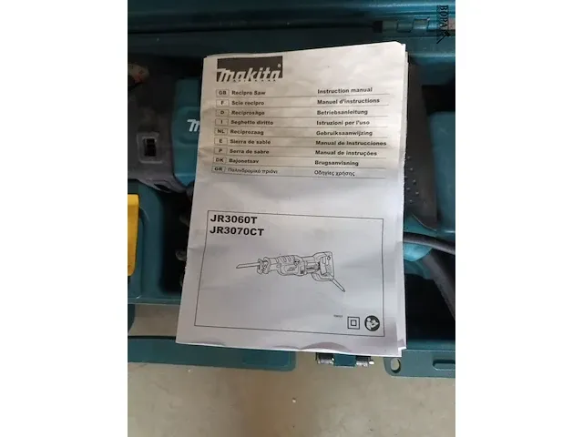 Lot 16 - elektrische reciprozaag makita in koffer - afbeelding 3 van  4
