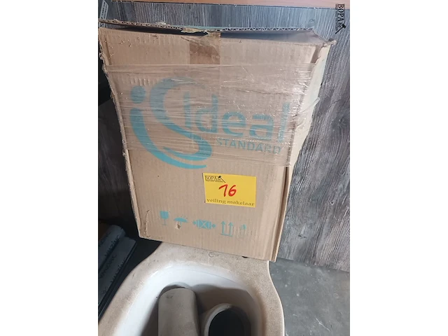 Lot 16 - hangtoilet met spoelbak - afbeelding 4 van  4