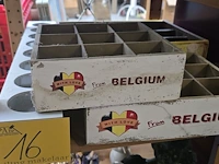 Lot 16 - houten bier bakjes, 4 stuks - afbeelding 1 van  3