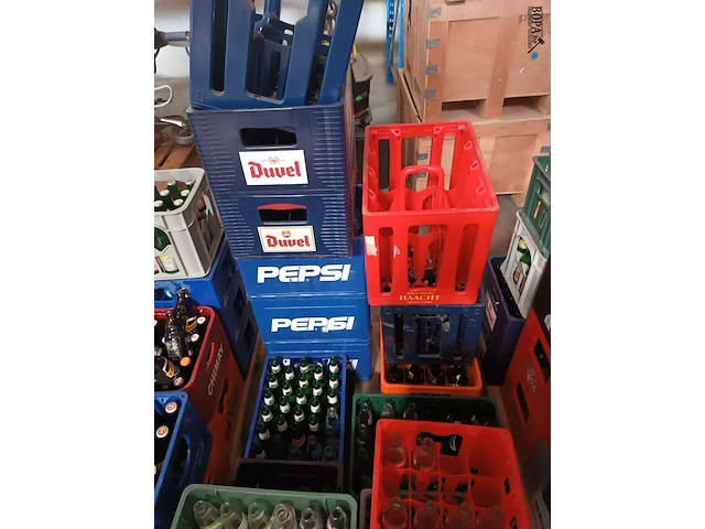 Lot 16 - leeggoed bakken. 46 stuks - afbeelding 2 van  5