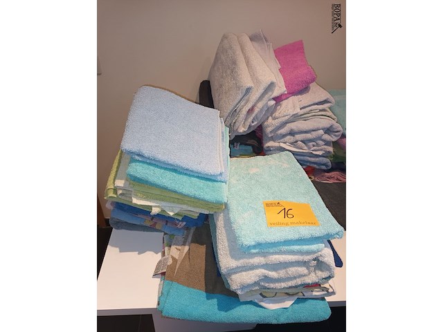 Lot 16 - lot badhanddoeken - afbeelding 1 van  2