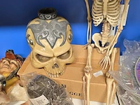 Lot 16 - lot griezel halloween decoratie ong 20 stuks - afbeelding 5 van  5