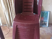 Lot 16 - pvc tuinstoelen. 9 stuks - afbeelding 1 van  3