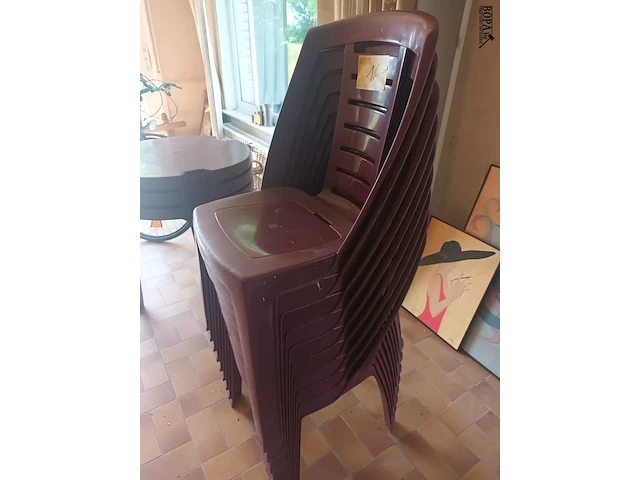 Lot 16 - pvc tuinstoelen. 9 stuks - afbeelding 2 van  3