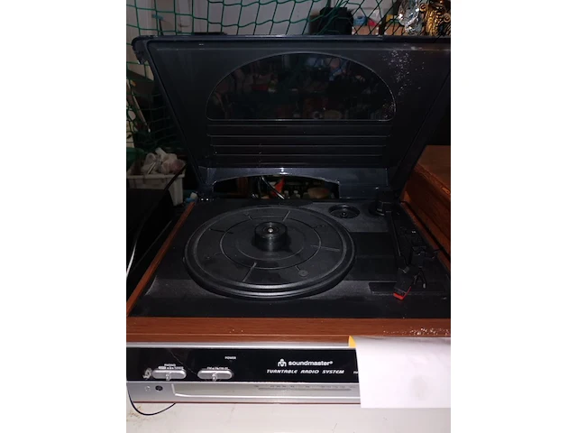 Lot 16 - radio/platenspeler soundmaster - afbeelding 2 van  5