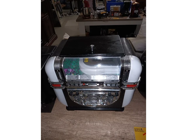 Lot 16 - retro look jukebox berlin - afbeelding 2 van  5