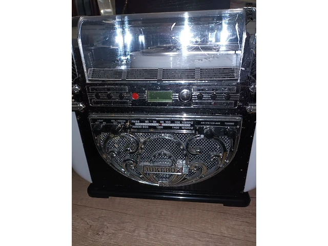Lot 16 - retro look jukebox berlin - afbeelding 4 van  5