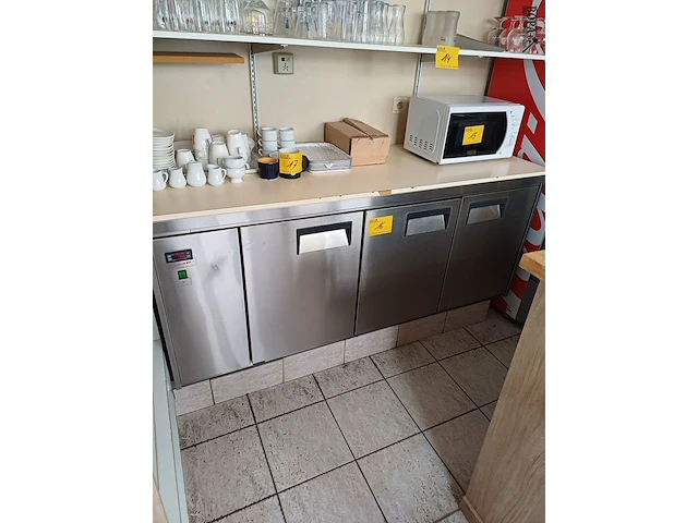 Lot 16 - rvs frigowerktafel - afbeelding 1 van  5
