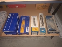 Lot 16 - schokdempers en repair kits. 6 stuks - afbeelding 1 van  8