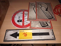 Lot 16 - signalisatie bordjes. 5 stuks - afbeelding 1 van  3