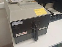 Lot 16 - spectrophotometer - afbeelding 1 van  6