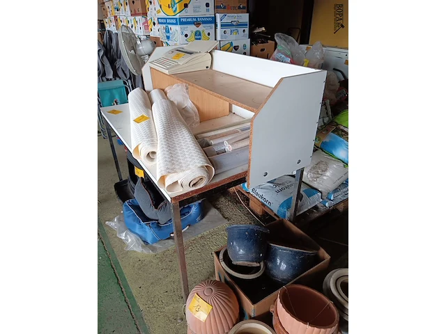 Lot 16 - tafel met opzet - afbeelding 1 van  2