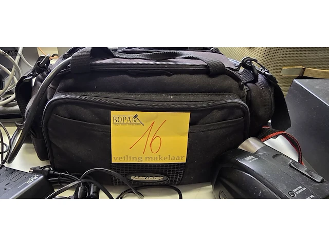 Lot 16 - video camera jvc gr ax 280 met toebehoren - afbeelding 6 van  7