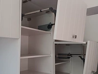 Lot 16 - volledige keuken zonder toestellen - afbeelding 10 van  13