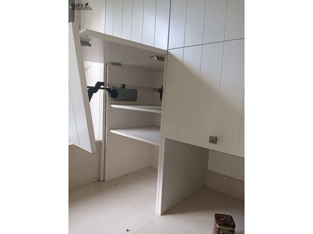 Lot 16 - volledige keuken zonder toestellen - afbeelding 11 van  13