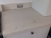 Lot 16 - volledige keuken zonder toestellen - afbeelding 12 van  13