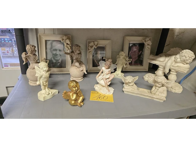 Lot 160 - engelen beeldjes en kaders ong 11 stuks - afbeelding 1 van  6
