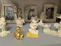 Lot 160 - engelen beeldjes en kaders ong 11 stuks - afbeelding 1 van  6