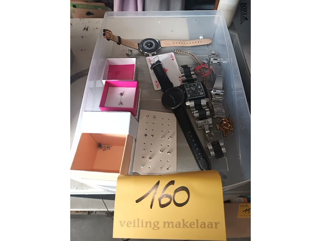 Lot 160 - juwelen en horloges - afbeelding 1 van  5