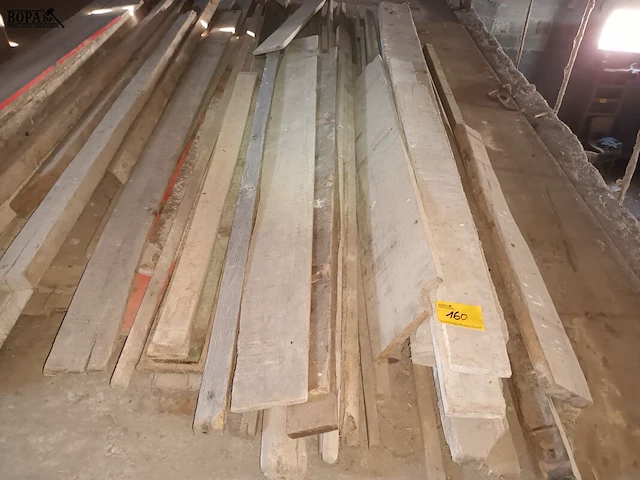 Lot 160 - lot houten planken - afbeelding 1 van  4